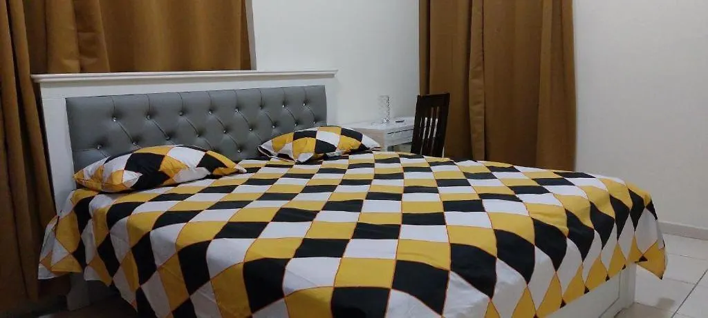 Master Bedroom For Short Stay In Dubai By Mauon Tourism Homestay