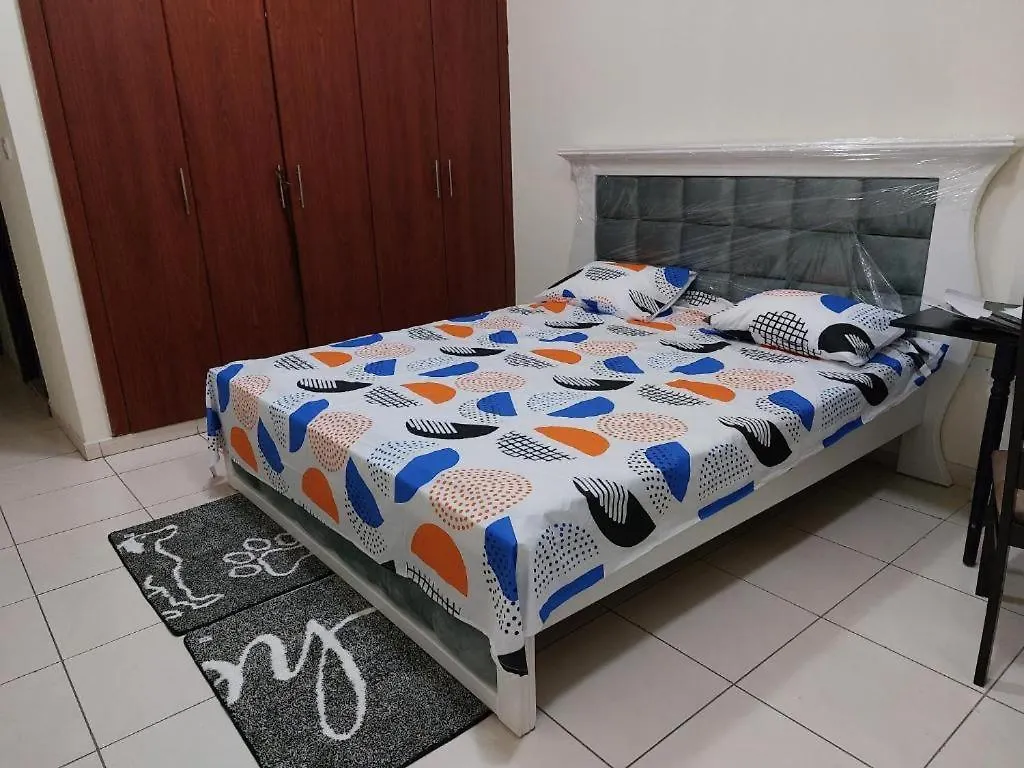 Master Bedroom For Short Stay In Dubai By Mauon Tourism